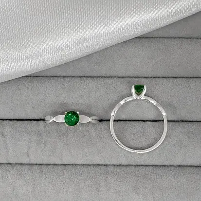 ANEL SOLITÁRIO ZIRCONIA VERDE ESMERALDA 5MM