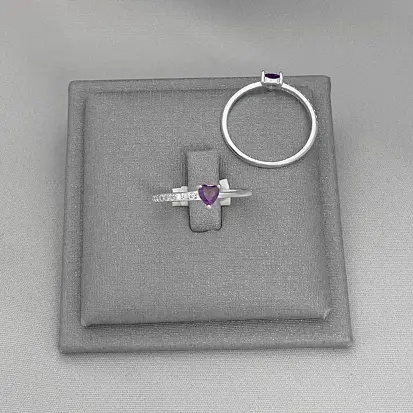ANEL MEIO CRAVEJADO CORAÇAO LILAS