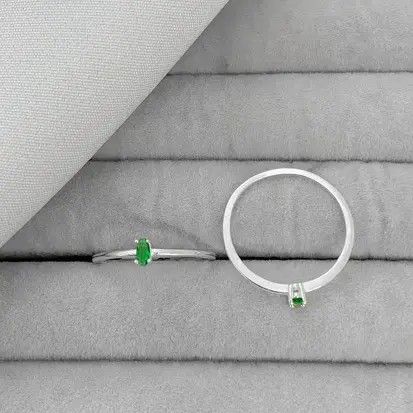 ANEL SOLITARIO OVAL VERDE ESMERALDA