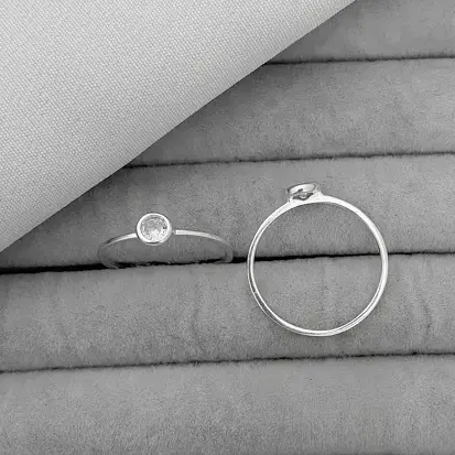 ANEL SOLITARIO RED ZIRCONIA