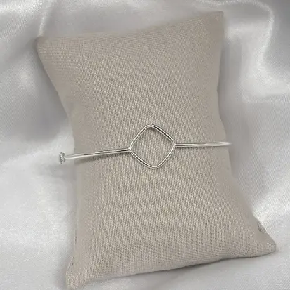 BRACELETE LOSANGO VAZADO FIO REDONDO 3MM