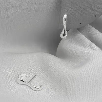 BRINCO EARCUFF ABAULADO
