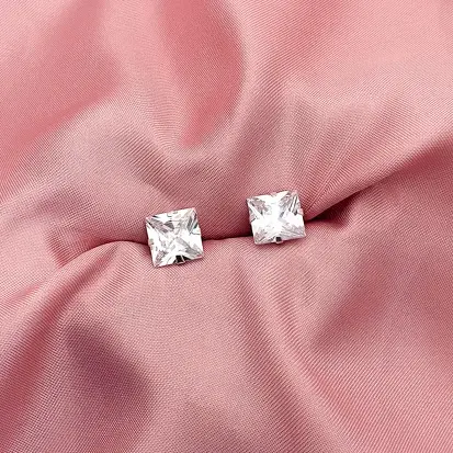 BRINCO ZIRCONIA QUADRADA 10MM