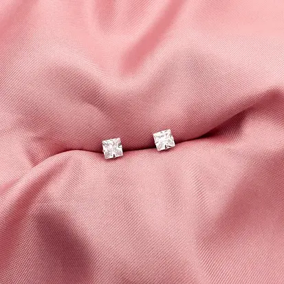 BRINCO ZIRCONIA QUADRADA 5MM