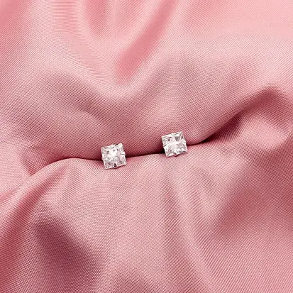 BRINCO ZIRCONIA QUADRADA 6MM