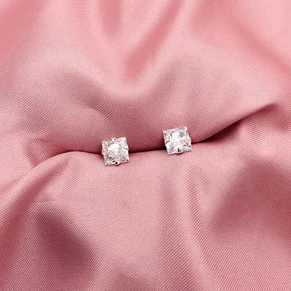 BRINCO ZIRCONIA QUADRADA 7MM