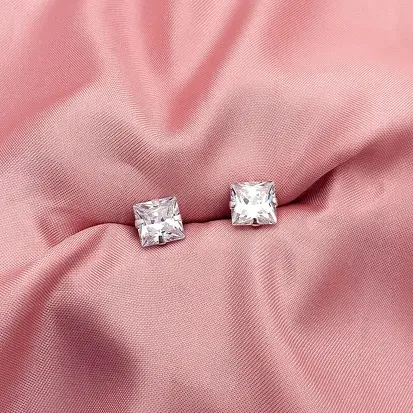 BRINCO ZIRCONIA QUADRADA 9MM