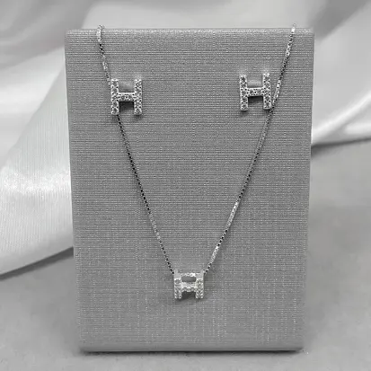 CONJUNTO LETRINHA CRAVEJADA H