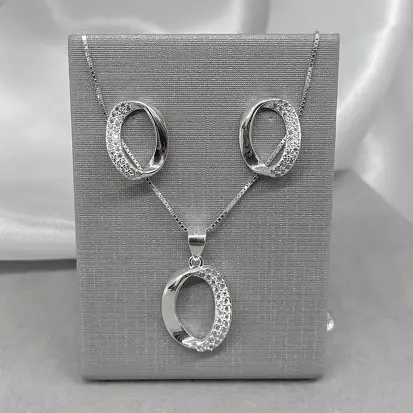 CONJUNTO OVAL METADE CRAVEJADO