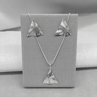 CONJUNTO TRIÂNGULO ABAULADO