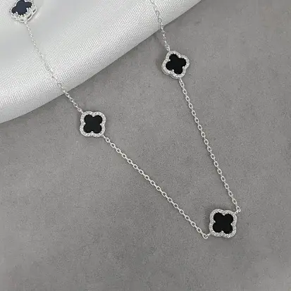 GARGANTILHA CINCO MINI VAN CLEEF PRETO DETALHE CRAV