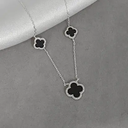 GARGANTILHA TRES VAN CLEEF PRETO DETALHE CRAVEJADO