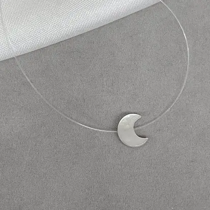 GARGANTILHA FIO DE NYLON LUA P MADREPEROLA
