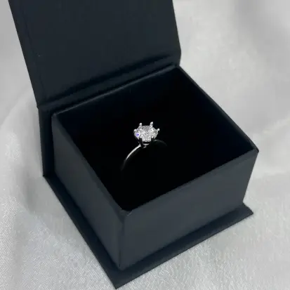 ANEL SOLITARIO MOISSANITES 7MM PRATA CLARA