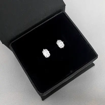 BRINCO PONTO DE LUZ RETANGULO MOISSANITE 5X3MM