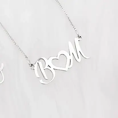 GARGANTILHA NOME PERSONALIZADO INICIAIS CORAÇÃO