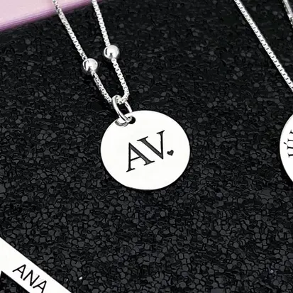 PINGENTE PERSONALIZADO DUAS INICIAIS CORAÇÃO 1,5CM