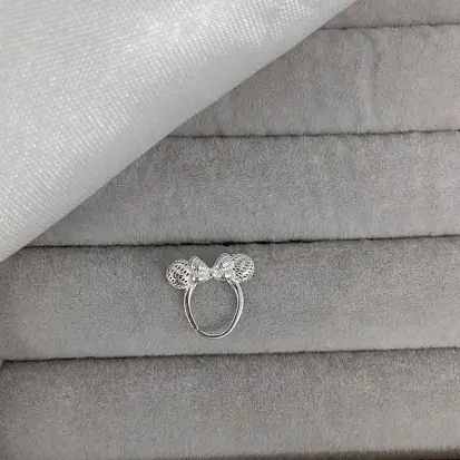 PIERCING MINNIE