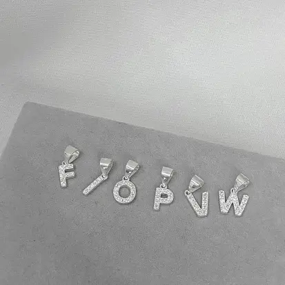 PINGENTES LETRAS CRAVEJADAS
