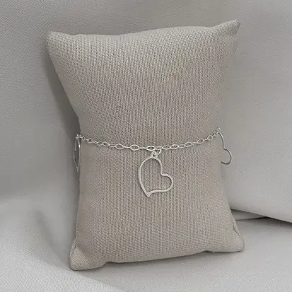 PULSEIRA 4 CORAÇÕES VAZADOS PENDURADO